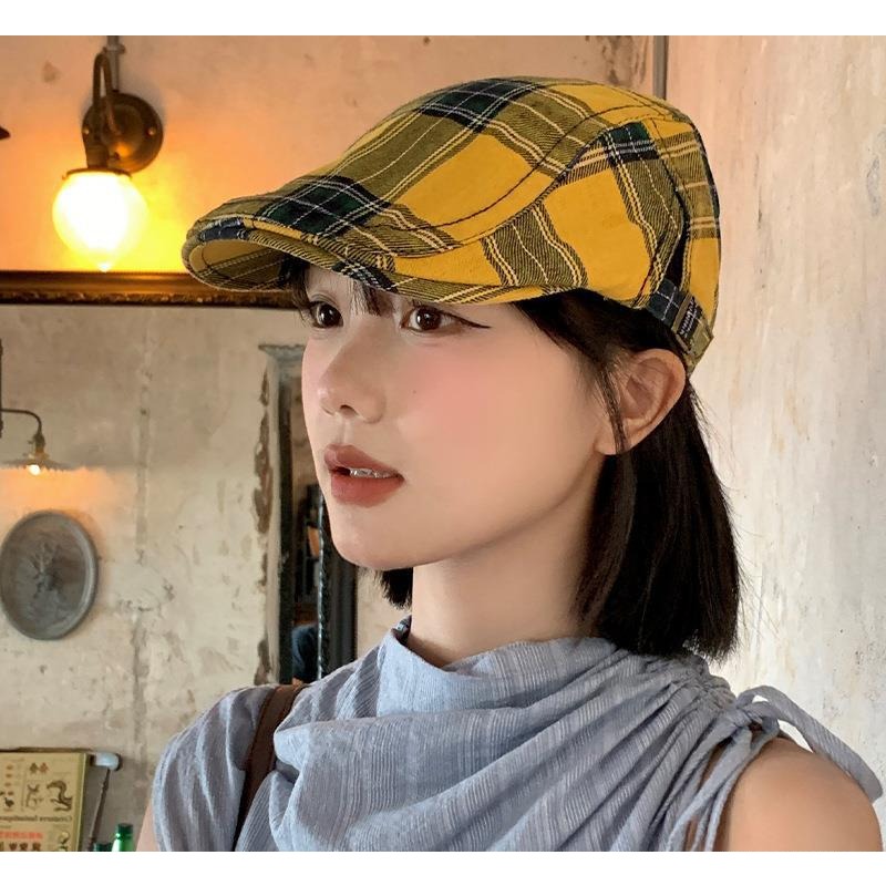 Wholesale Dopamine Retro Plaid Spring and Autumn Style Large Head Size Reverse Wear Face Showing Small Beret